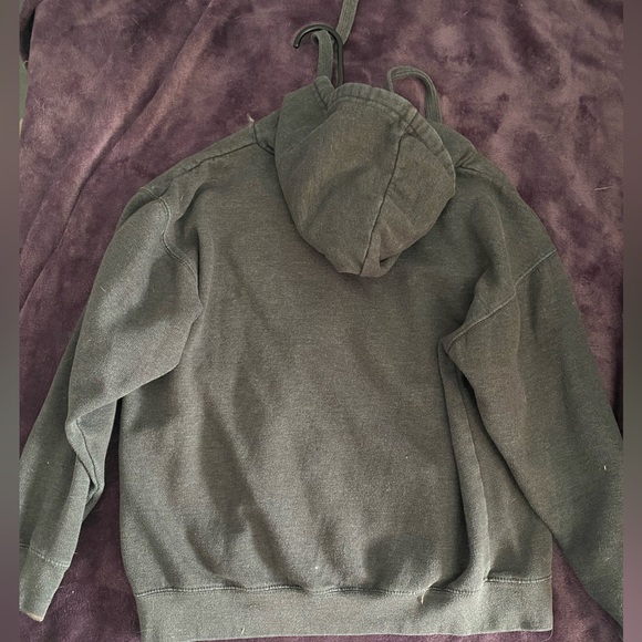 Gun and roses sweater - Picture 3 of 3